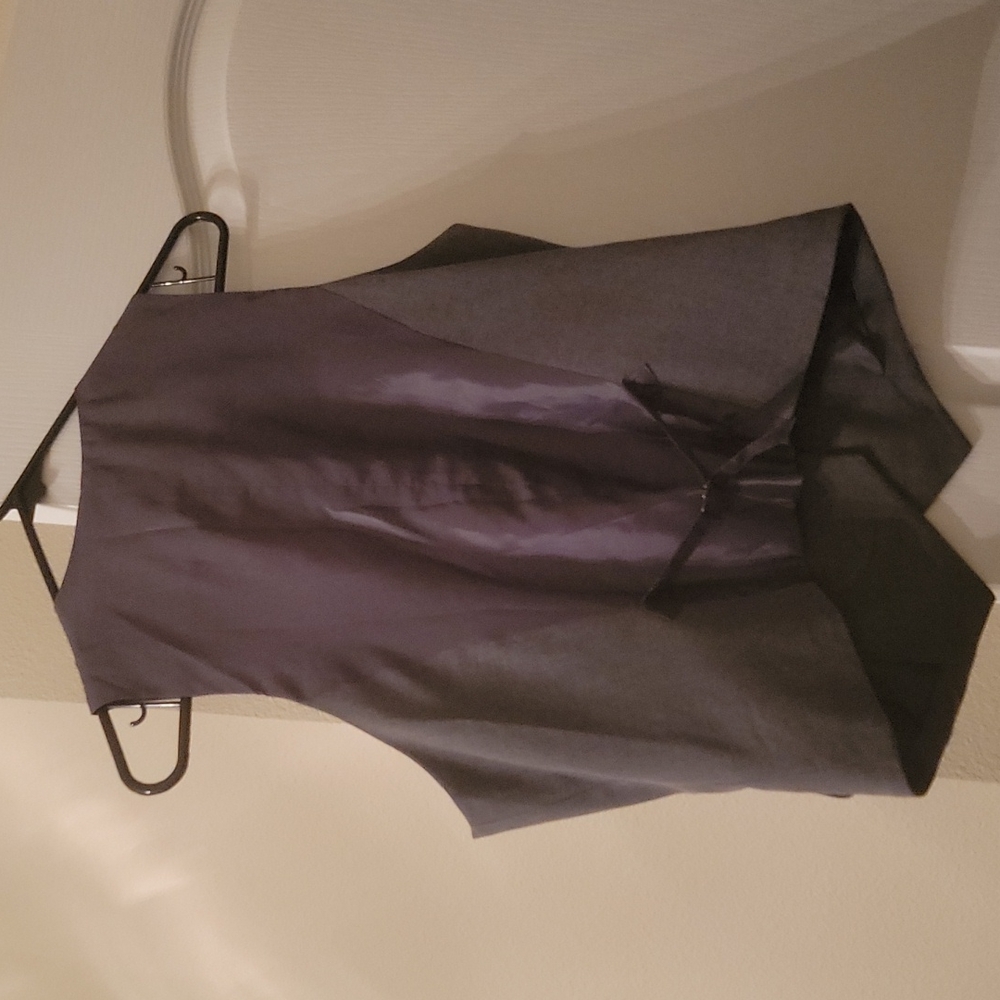 Gray suiting vest - Picture 2 of 2